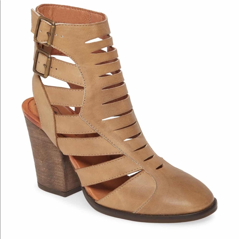 Free People Women Hayes leather ankle boot. US 6